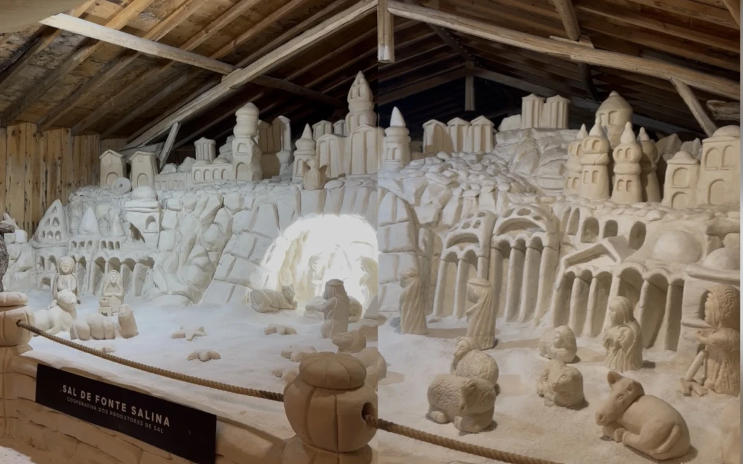 Crèche de Noël géante sculptée avec le sel gemme de Marinhas do Sal à Rio Maior.
